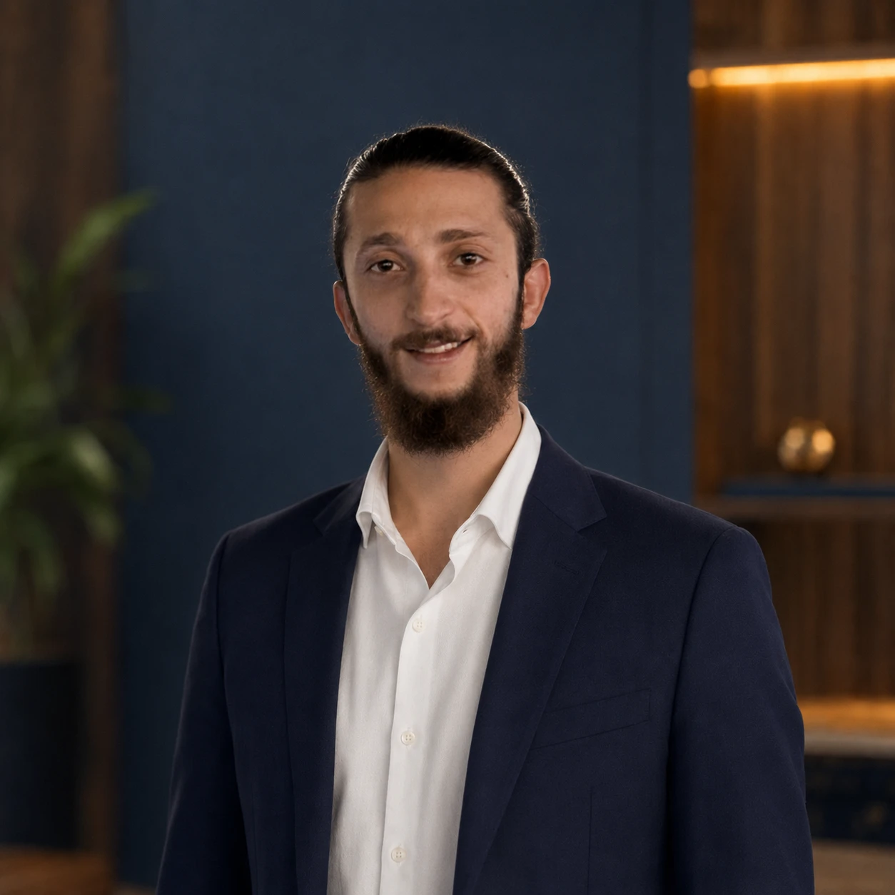 السيد محمد محمود هديب — مدير المبيعات والمدير المالي